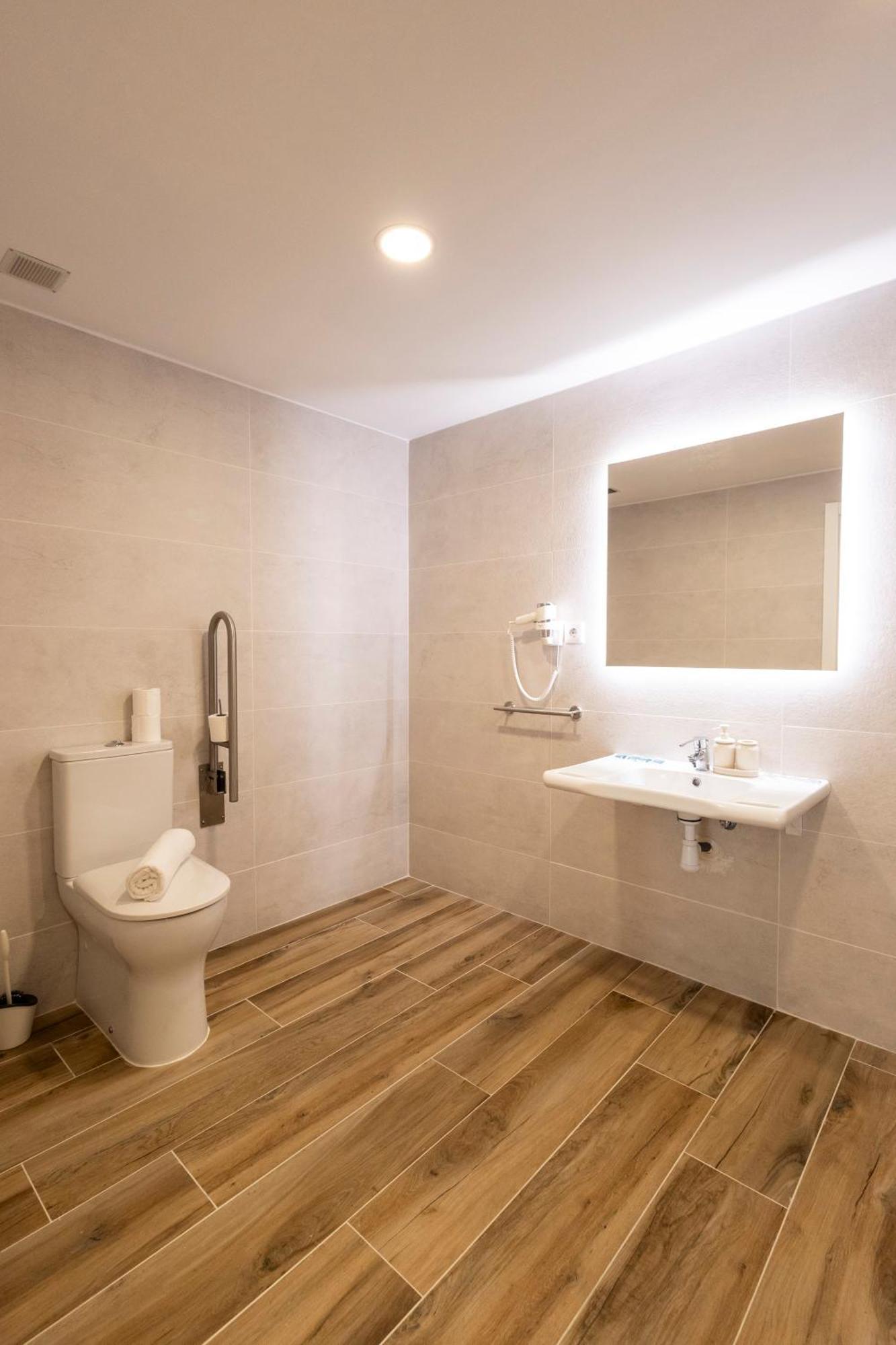 Cortes Suites By Concept Flats Valencia Exterior foto
