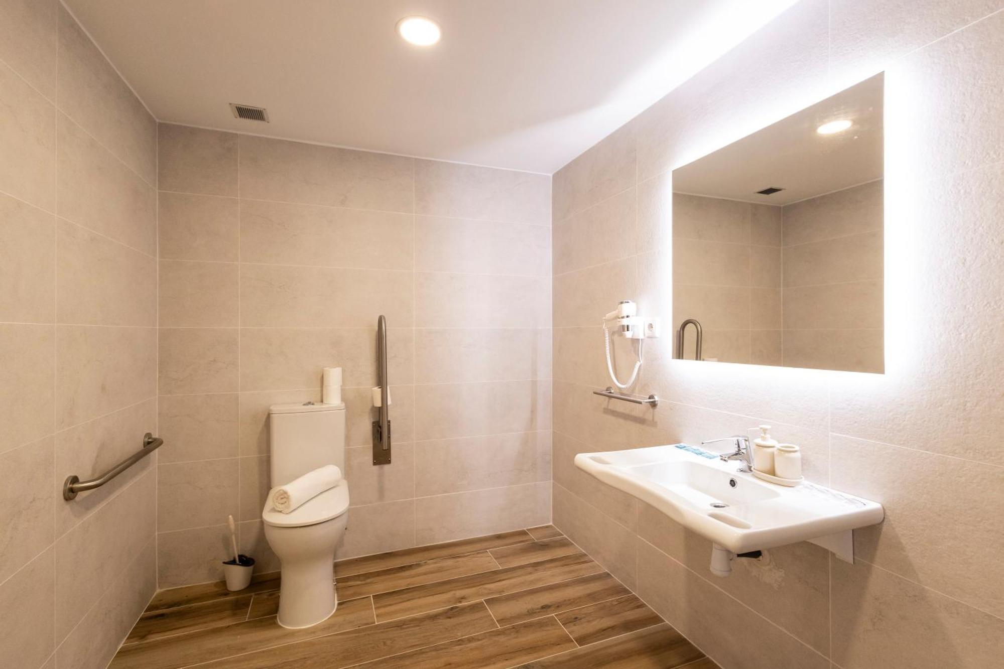 Cortes Suites By Concept Flats Valencia Exterior foto