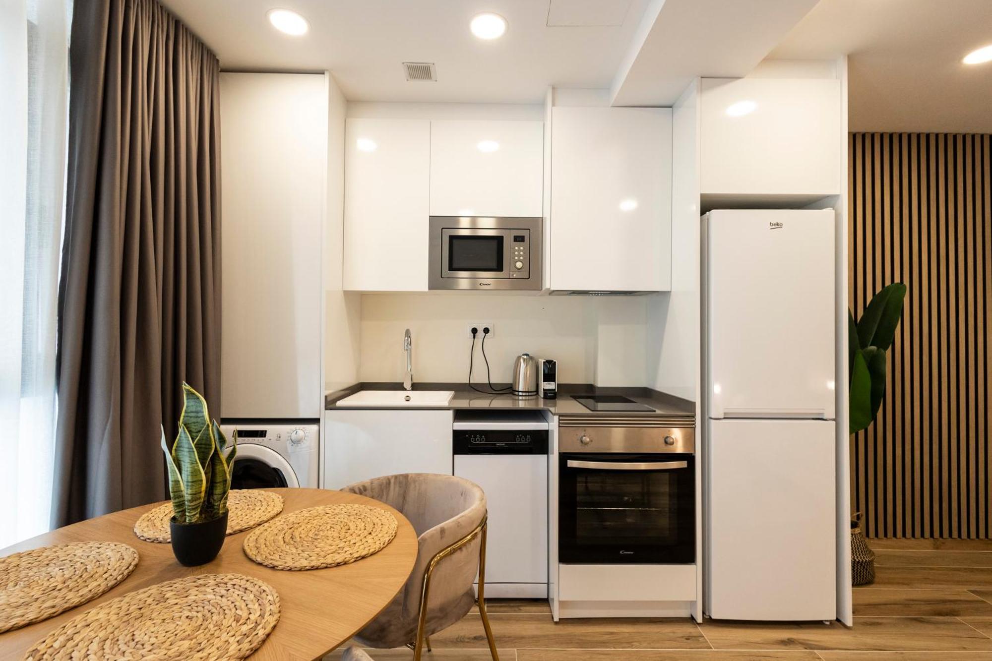 Cortes Suites By Concept Flats Valencia Exterior foto
